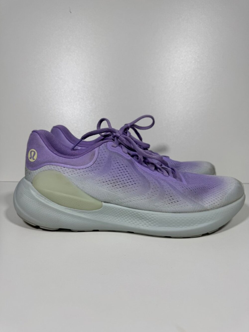 Lululemon Beyondfeel Running Shoe Lilac Ether Purple 12 EU 46 Athletic Sneakers